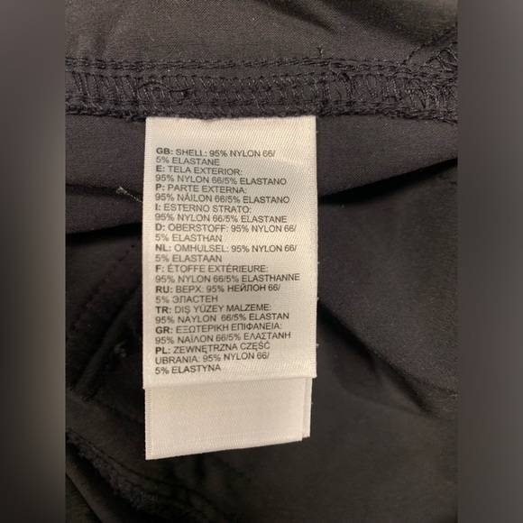 North Face shorts - Picture 7 of 7